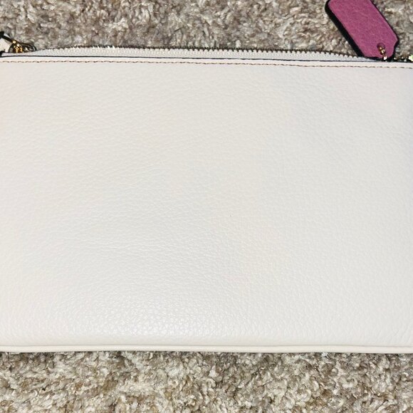 COACH X WRISTLET DISNEY (MINNIE MOUSE) NEW IN BOX / NEVER USED - Picture 5 of 5